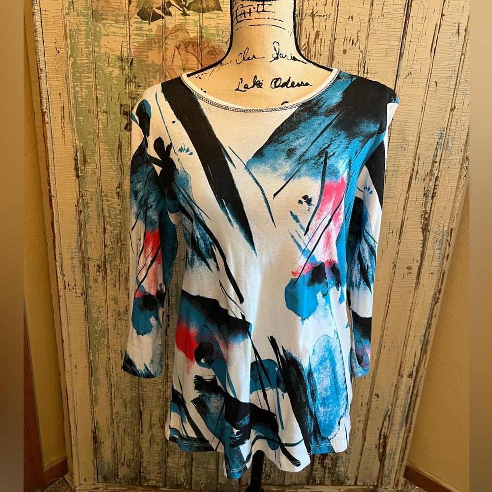 Jess & Jane 3/4 Sleeve Top Size Medium Pattern is Cool Shades